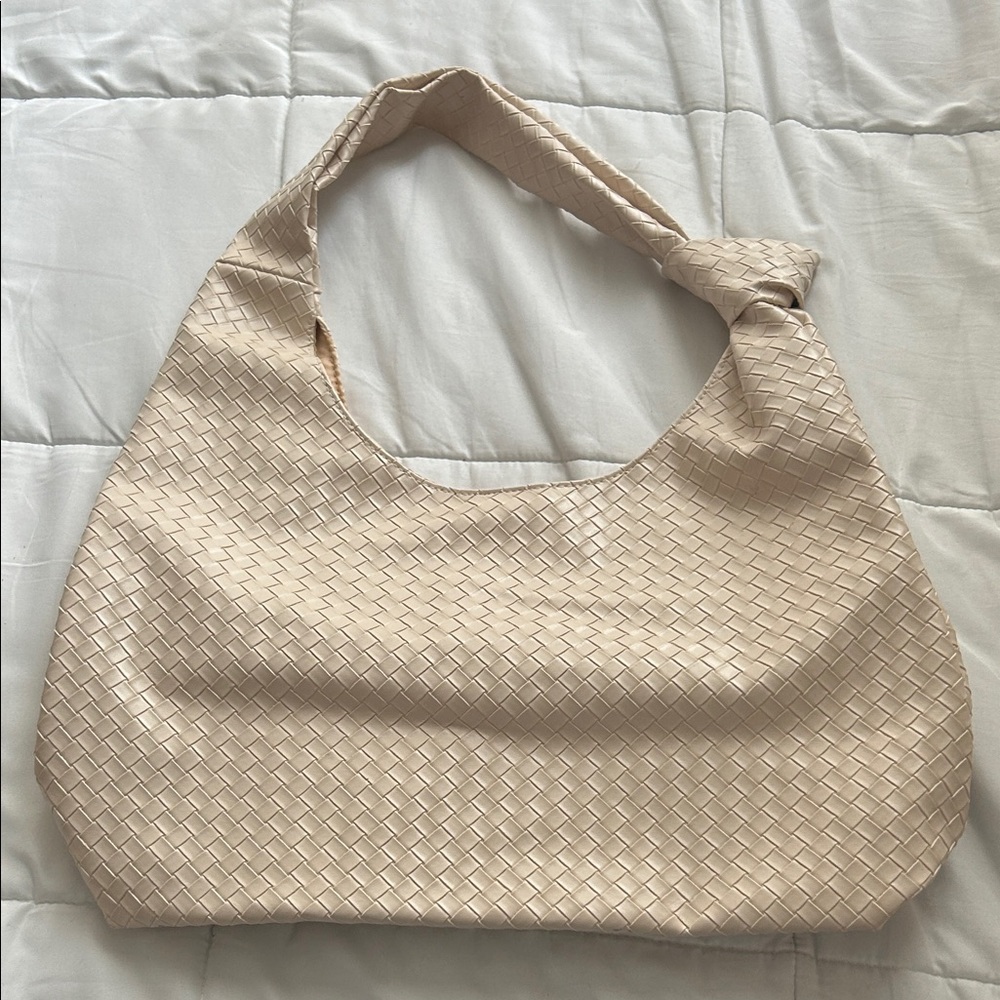 Elegant Cream Woven Women's Bag